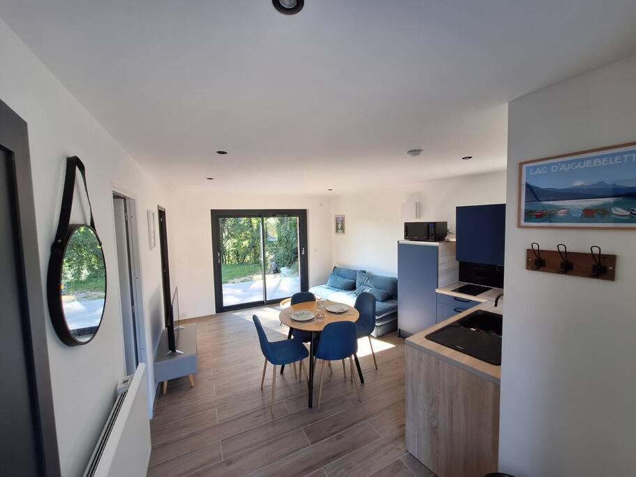 Logement Neuf A 2 Pas Du Lac La Bridoire Ngoại thất bức ảnh