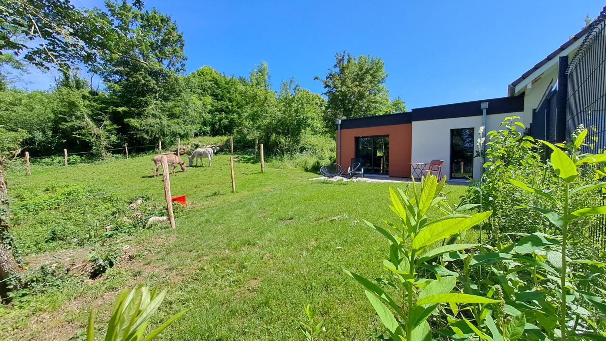 Logement Neuf A 2 Pas Du Lac La Bridoire Ngoại thất bức ảnh
